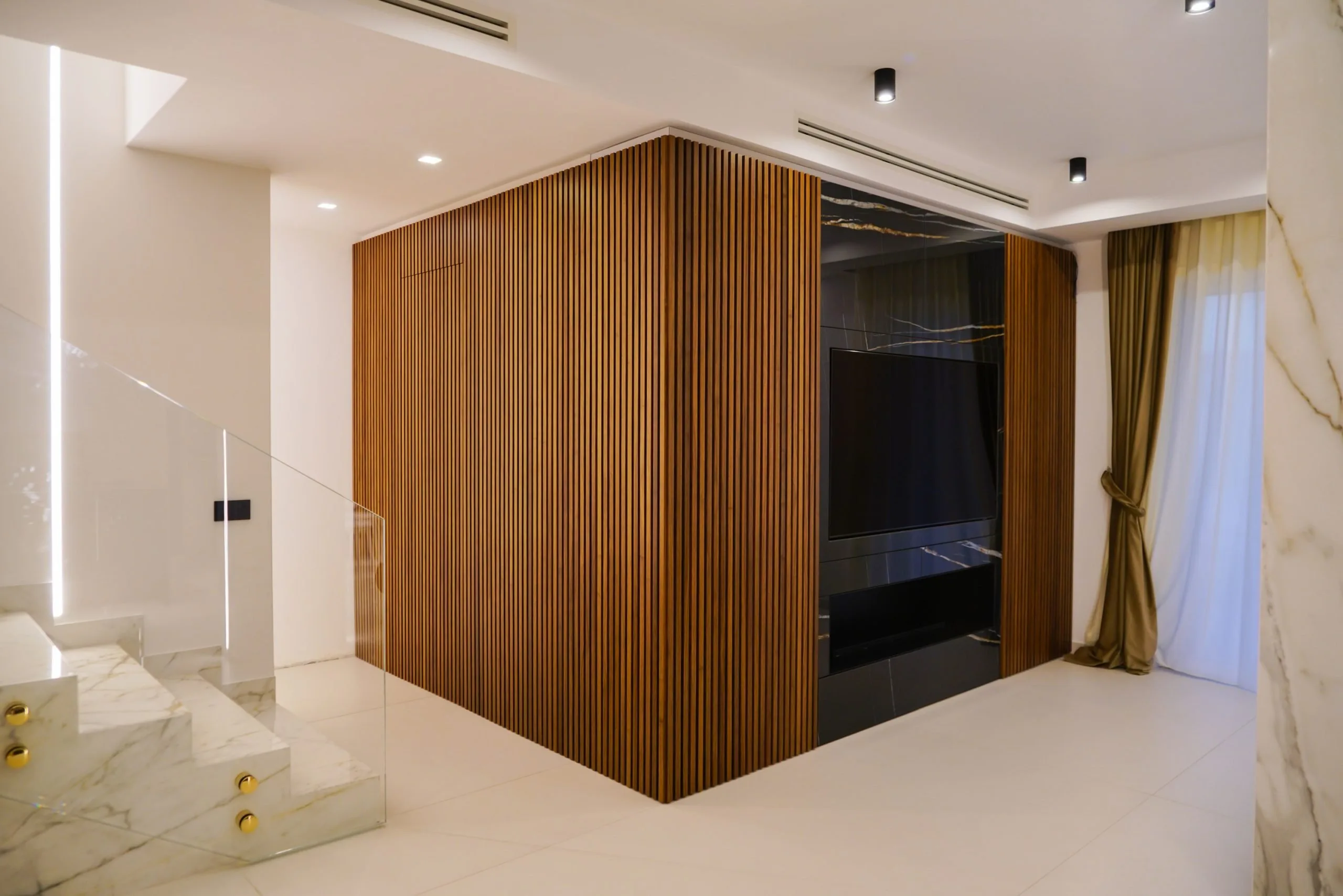 ASSERTIVE VILLA